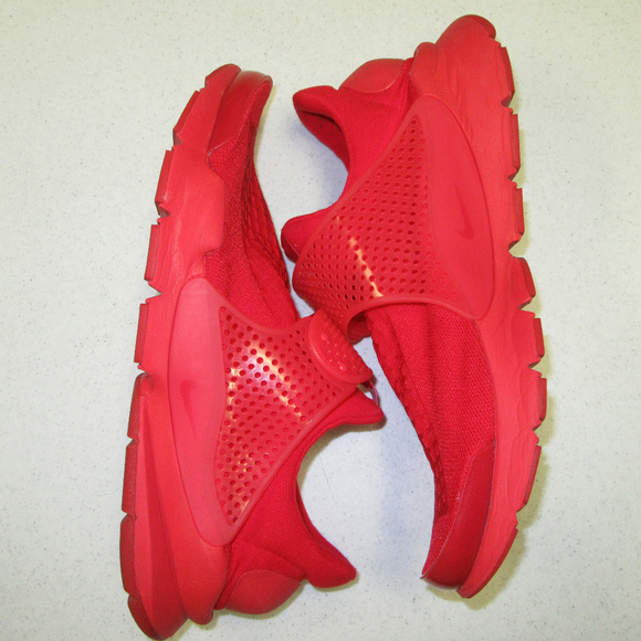 nike sock dart triple red